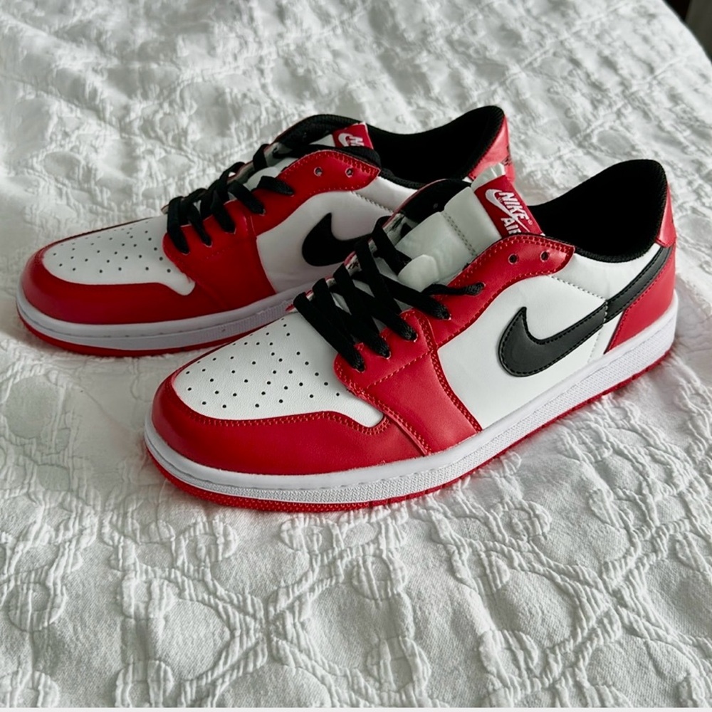 Nike Men’s Jordan 1 Low Chicago Sneakers